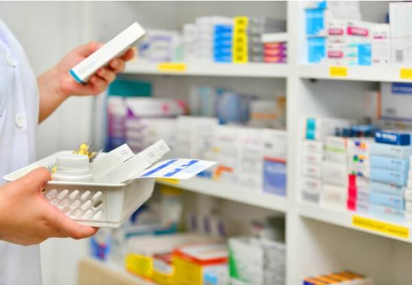 Sắp xếp thuốc đảm bảo ti&ecirc;u ch&iacute;: Dễ t&igrave;m, dễ lấy, dễ thấy v&agrave; dễ kiểm tra