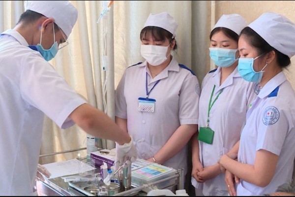 Chức danh nghề nghiệp y tế được coi là “giấy tờ” để chứng minh trình độ viên chức y tế