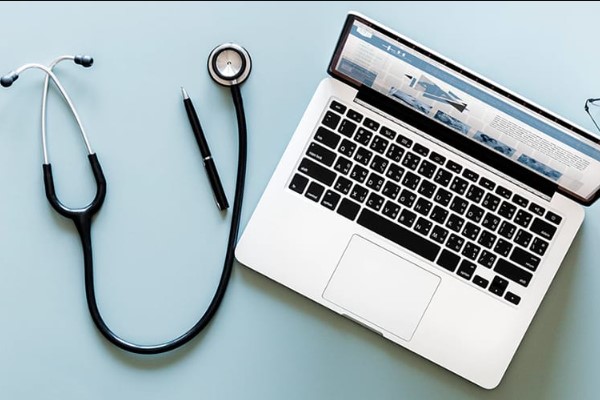 hoc-y-co-can-laptop-khong