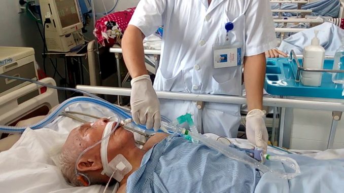 Hút đờm là kỹ thuật thông và làm sạch đường hô hấp của bệnh nhân