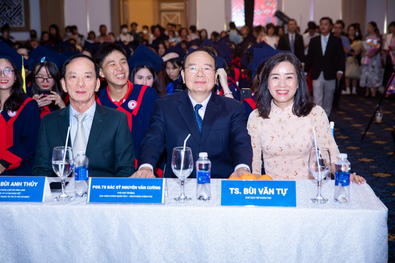 le-trao-bang-tot-nghiep-cao-dang-y-khoa-pham-ngoc-thach-k13